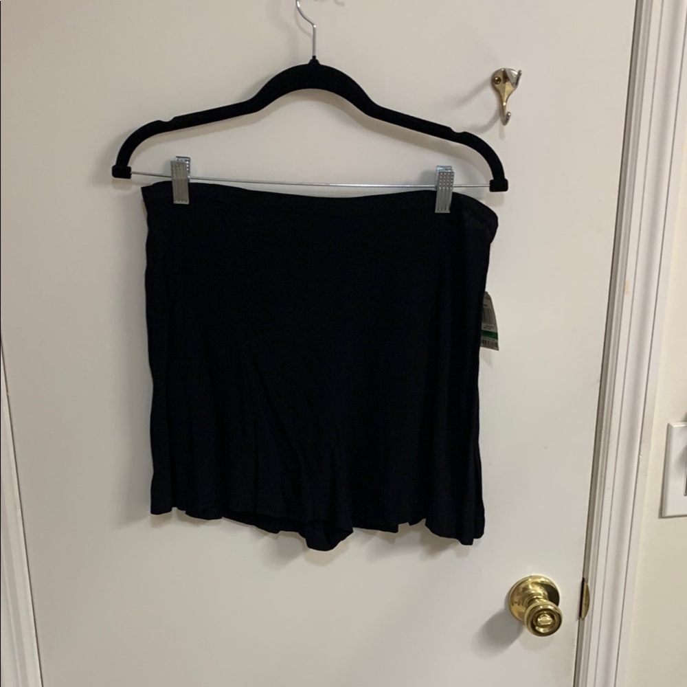 NWT Black dressy shorts
